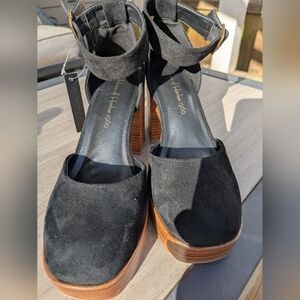 House Of Harlow 1960 Ankle Strap Shoes 7.5 Black NWT